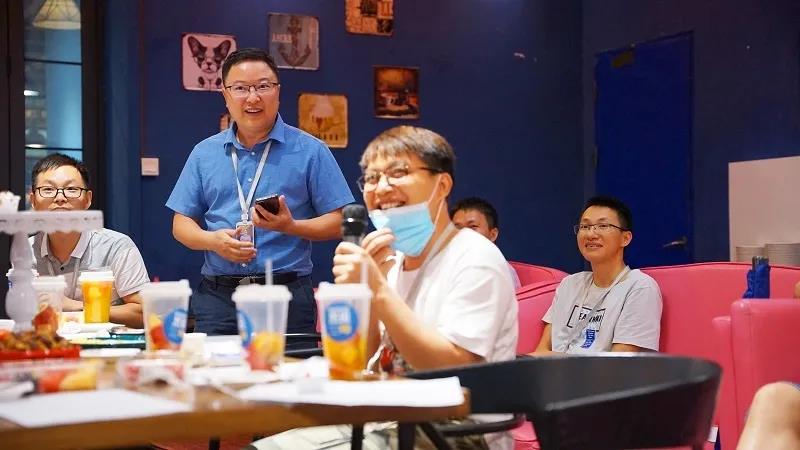 MG不朽情緣物里順利召開8月份優秀員工&優秀新人表彰大會